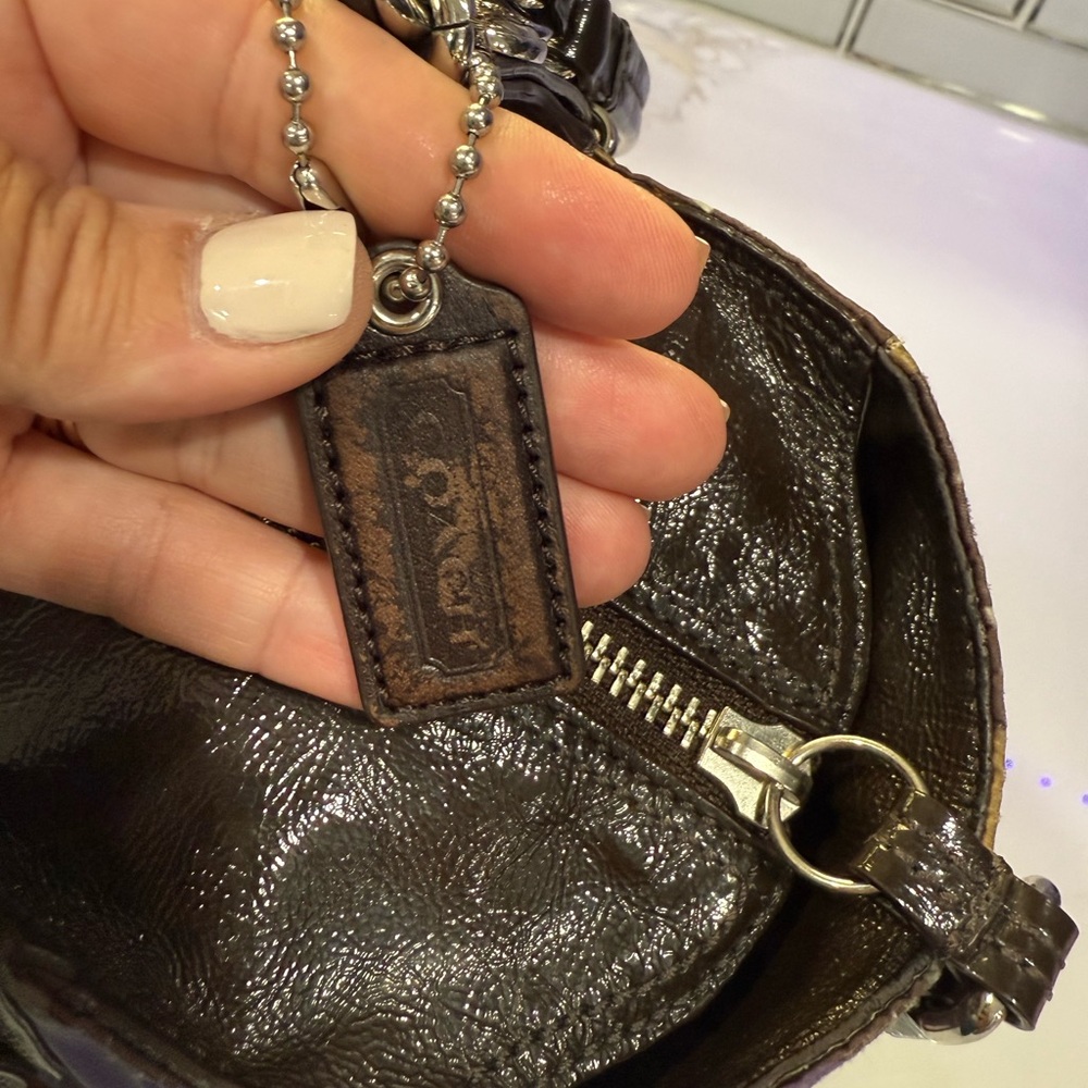 Coach Madison vintage east west chainlink signature tote purse EUC - Picture 8 of 12